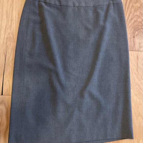 Jones & Co. Charcoal Gray Pencil Skirt Suit, Size 6 - Picture 9 of 13